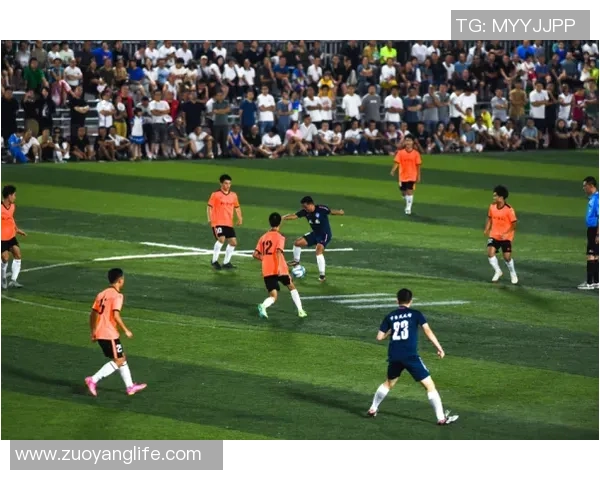 定制专属球星挂画展现足球热情个性化装饰提升家居风格