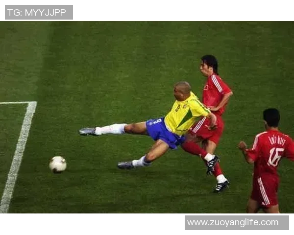 足球巨星最新宣布退役 引发全球球迷震撼与热议